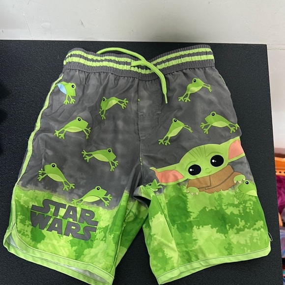 Star Wars Kids Green swim Shorts - Picture 1 of 2